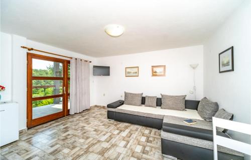 Generalski Stol House | Beautiful Home In Duga Resa With Wifi