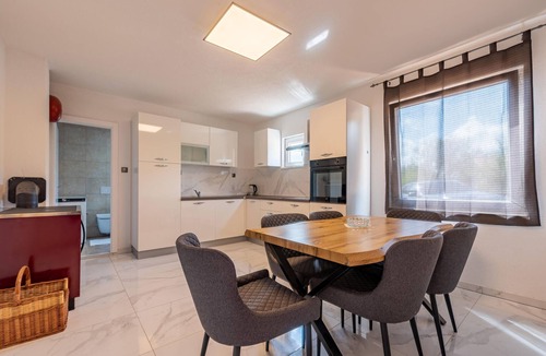 Gracac House | Beautiful home in Gracac