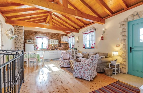 Grizane House | Beautiful home in Grizane with sauna