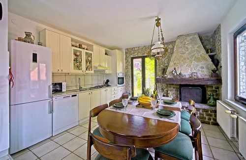Duga Resa House | Beautiful home in Donji Zvecaj with WiFi