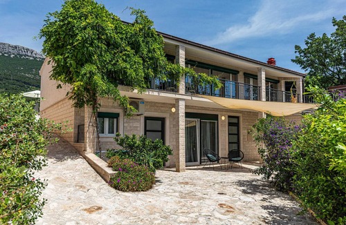 Kastel Stari House | Beautiful home in Kastel Luksic