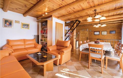 Breznik Plesivicki House | Beautiful Home In Jastrebarsko With Wifi