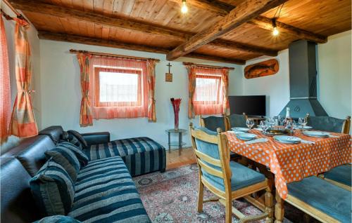 Lekenik House | Beautiful Home In Lekenik