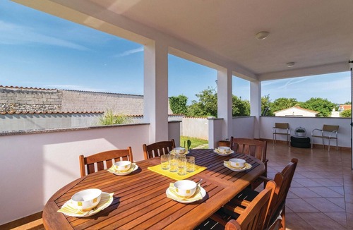 Valtura House | Beautiful home in Liznjan