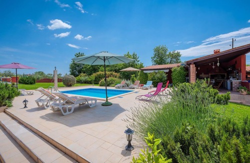 Muntic House | Beautiful home in Muntic