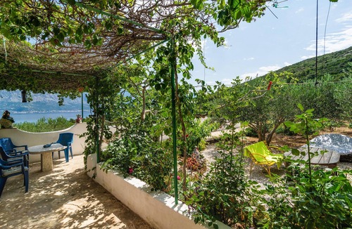 Novo Selo House | Beautiful home in Novo Selo with house sea view
