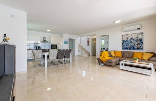 Kolanjski Gajac House | Beautiful home in Novalja