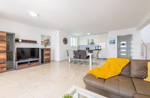 Kolanjski Gajac House | Beautiful home in Novalja