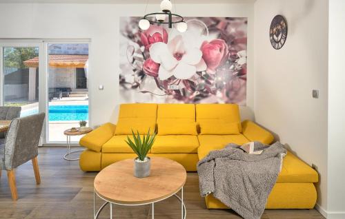 Sestanovac House | Beautiful Home In Sestanovac