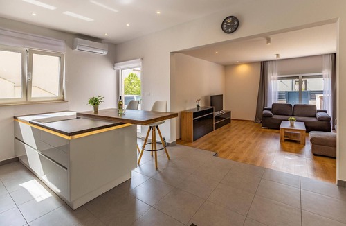 Sisan House | Beautiful home in Sisan