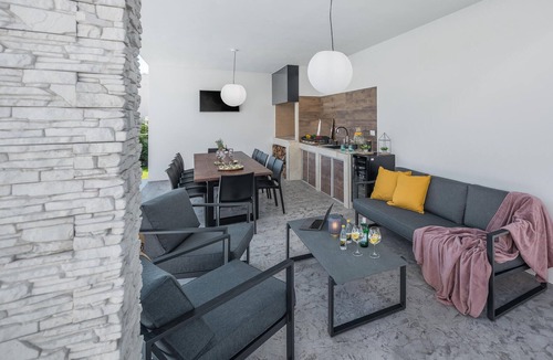 Zminj House | Beautiful home in Sivati with sauna