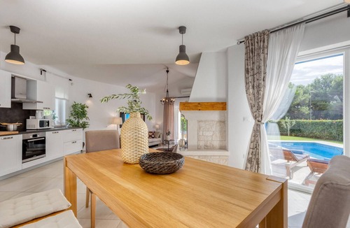 Vabriga House | Beautiful home in Tar