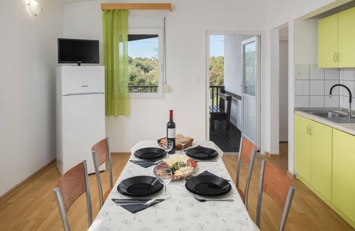 Tinjan House | Beautiful home in Tinjan