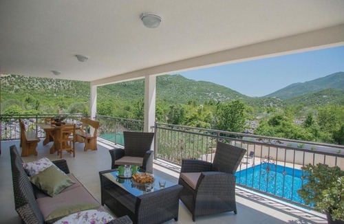 Rastovac House | Beautiful Home In Zagvozd With Sauna