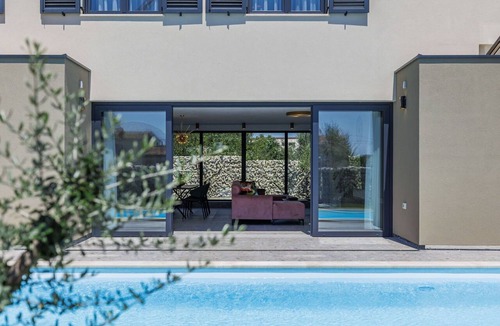 Loborika Villa | Beautiful private villa for 8 guests with WIFI, private pool, A/C, TV and terrace