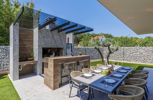 Loborika Villa | Beautiful private villa for 8 guests with WIFI, private pool, A/C, TV and terrace