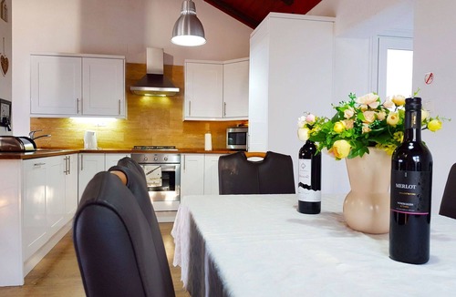 Prigradica House | Beautiful private villa for 6 guests with A/C, WIFI, private pool, TV and terrace