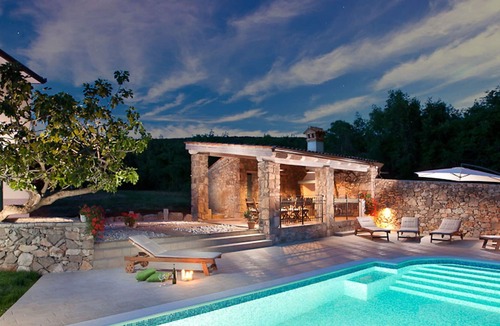 Stanisovi Villa | Beautiful private villa with private pool, WIFI, A/C, TV, terrace, pets allowed and parking
