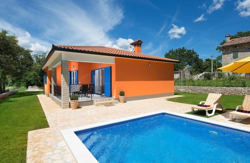 Trget House | Beautiful private villa for 8 people with A/C, private pool, WIFI, TV, terrace and pets allowed