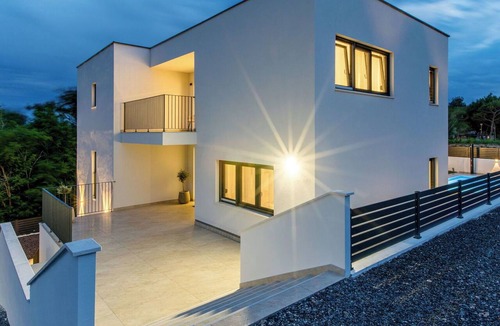 Lopar Villa | Beautiful private villa for 8 guests with WIFI, private pool, A/C, TV, terrace and pets allowed