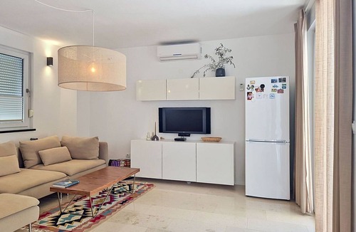 Fiorini House | Beautiful private villa for 10 people with A/C, private pool, WIFI, TV and terrace