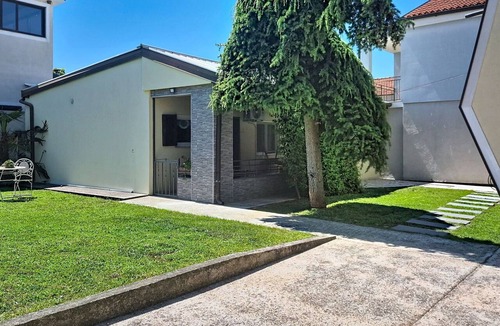 Finida House | Beautiful private villa for 4 guests with A/C, WIFI, TV, terrace and pets allowed