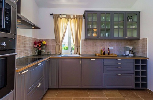 Farini House | Beautiful private villa for 6 guests with private pool, WIFI, A/C, TV, terrace and pets allowed
