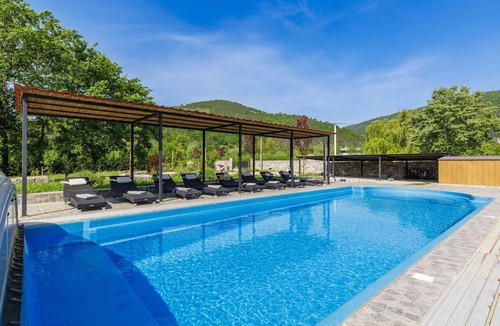 Gradinje Villa | Beautiful private villa with WIFI, A/C, private pool, TV, terrace, pets allowed and panoramic view