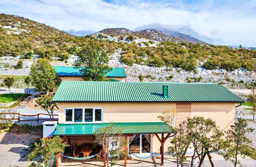 Karlobag House | Beautiful private villa for 5 guests with WIFI, A/C, terrace and pets allowed