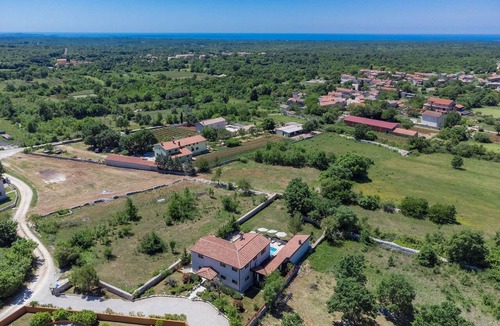 Cabrunici Villa | Beautiful private villa for 8 guests with WIFI, A/C, private pool, TV, terrace and pets allowed