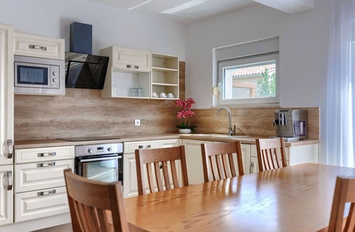 Gajana Villa | Beautiful private villa for 8 people with WIFI, private pool, A/C, TV, terrace and pets allowed