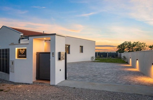 Brgod House | Beautiful private villa for 8 people with A/C, WIFI, private pool, TV and terrace
