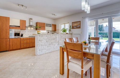 Melnica House | Beautiful private villa for 8 guests with WIFI, A/C, private pool, TV and terrace
