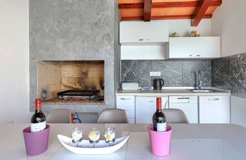 Marceljani House | Beautiful private villa for 12 people with WIFI, A/C, private pool, TV, terrace and pets allowed