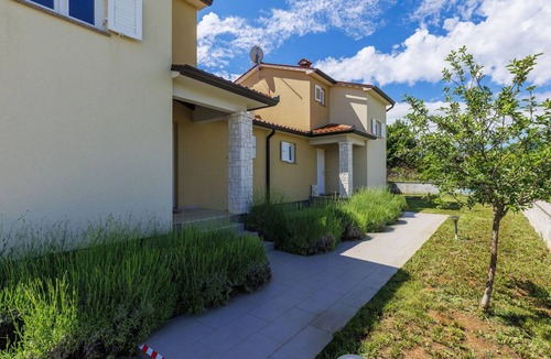 Marceljani House | Beautiful private villa for 12 people with WIFI, A/C, private pool, TV, terrace and pets allowed