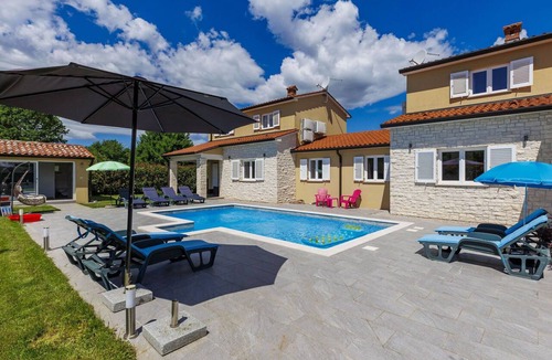 Marceljani House | Beautiful private villa for 12 people with WIFI, A/C, private pool, TV, terrace and pets allowed