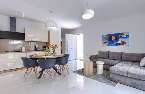 Strmac House | Beautiful private villa for 6 guests with WIFI, private pool, A/C, TV and terrace
