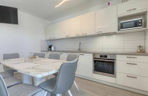 Nova Vas House | Beautiful private villa for 6 guests with private pool, A/C, WIFI, TV and terrace