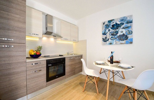 Sarsoni House | Beautiful private villa for 2 guests with A/C, WIFI, TV and terrace
