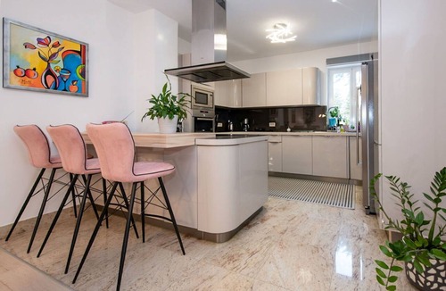 Rukavac House | Beautiful private villa with WIFI, hot tub, private pool, A/C, TV, terrace and panoramic view