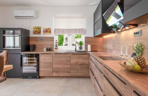Rukavac House | Beautiful private villa for 8 guests with A/C, private pool, WIFI, TV and terrace