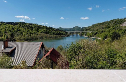Fuzine Villa | Beautiful private villa for 10 people with hot tub, WIFI, TV, terrace and pets allowed