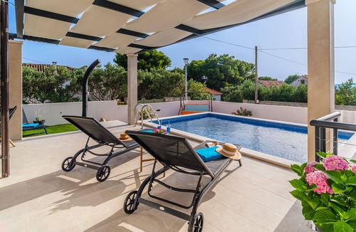 Milna (Brac) House | Beautiful private villa for 8 guests with WIFI, A/C, private pool, TV and terrace