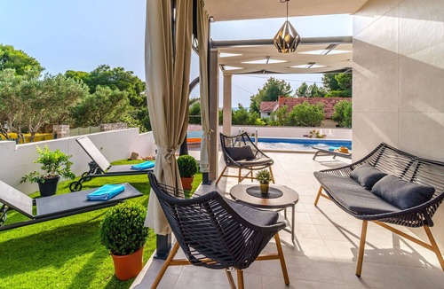 Milna (Brac) House | Beautiful private villa for 8 guests with WIFI, A/C, private pool, TV and terrace