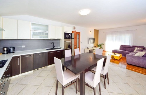 Primorski Dolac House | Beautiful private villa for 6 people with A/C, private pool, WIFI, TV, terrace and panoramic view