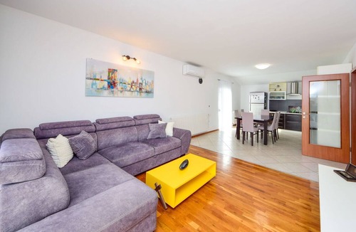 Primorski Dolac House | Beautiful private villa for 6 people with A/C, private pool, WIFI, TV, terrace and panoramic view