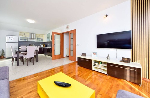 Primorski Dolac House | Beautiful private villa for 6 people with A/C, private pool, WIFI, TV, terrace and panoramic view