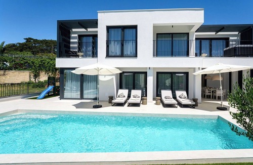 Lopar Villa | Beautiful private villa with hot tub, WIFI, private pool, A/C, TV, terrace and pets allowed