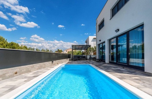Srima Villa | Beautiful Sandy Bay Villa