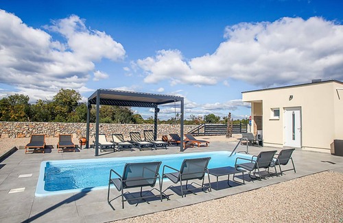 Bristane House | Beautiful (sta)caravan in Drnis with WiFi